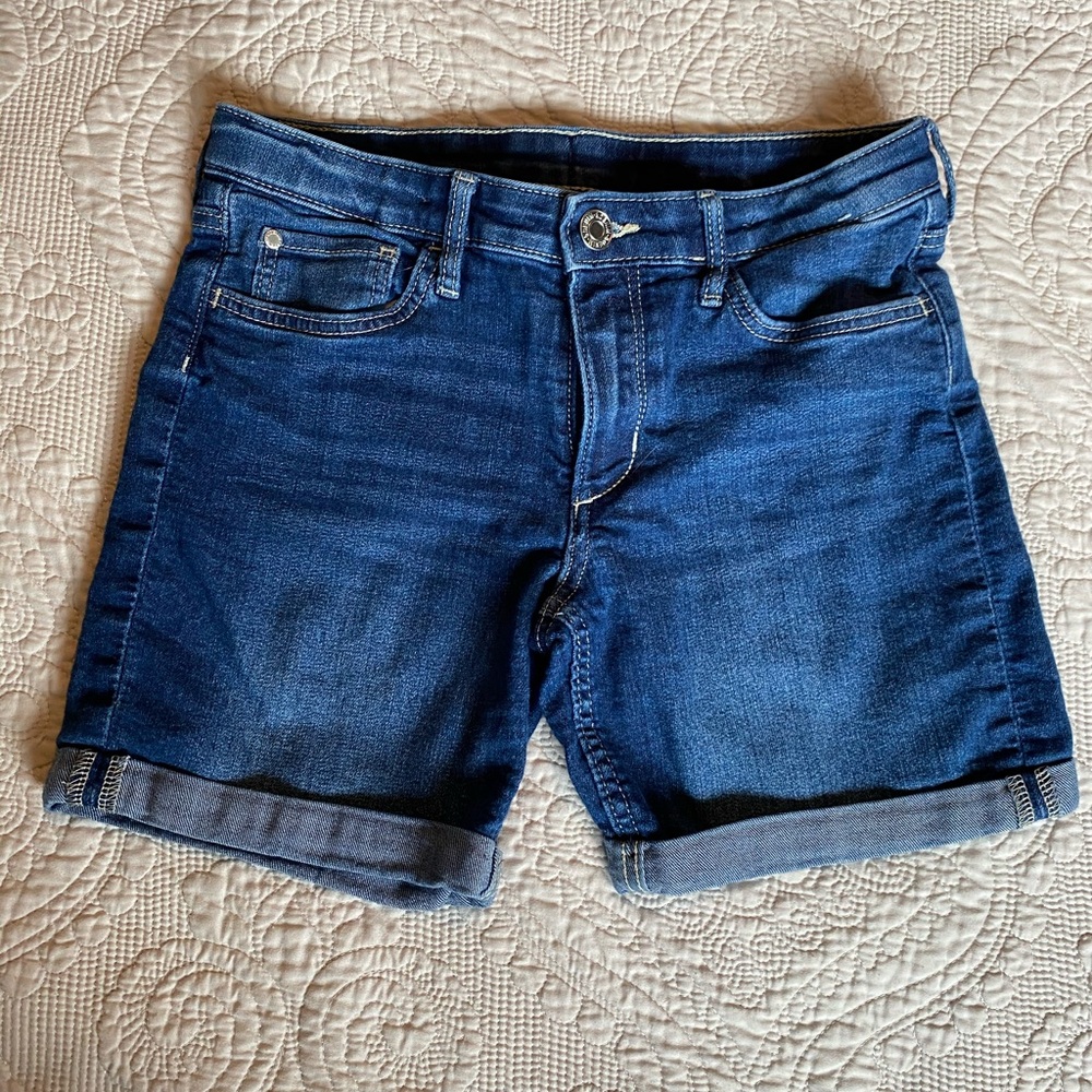 H&M Jean shorts with stretch - size 9/10 - cute!